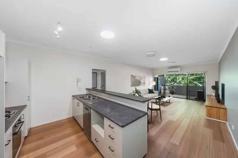 BOUTIQUE LEAFY LIVING IN GRACEVILLE RIVERSIDE VILLAGE