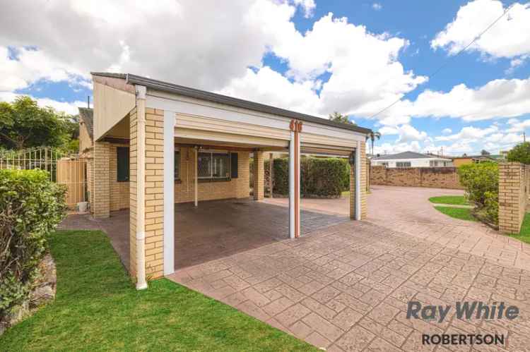 Macgregor Property Auction: Home Office Hybrid