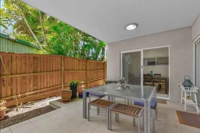 Brisbane Ground Floor Unit Two Bedrooms Ensuite Private Courtyard