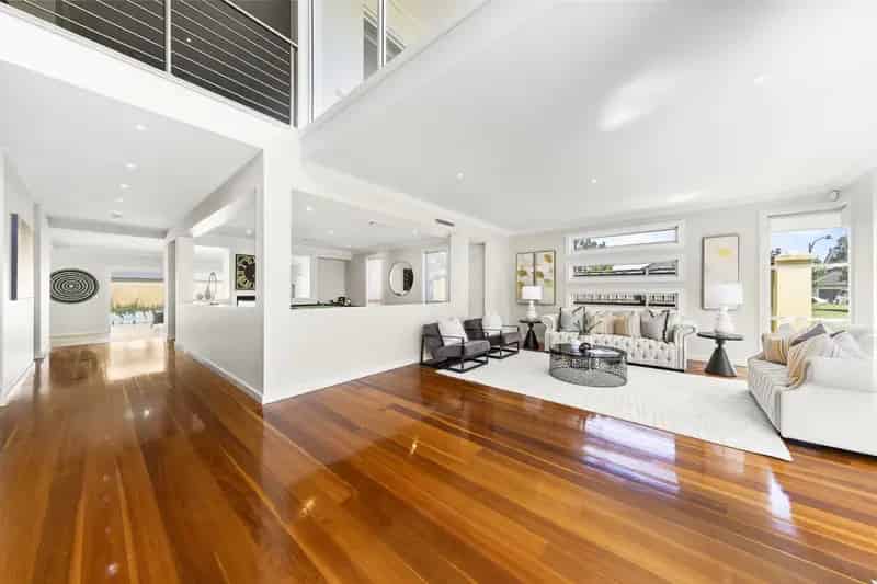 Opulent Dream Home in a Prime Location!