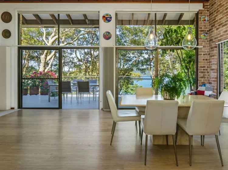 Secluded serenity with wonderful Pittwater views