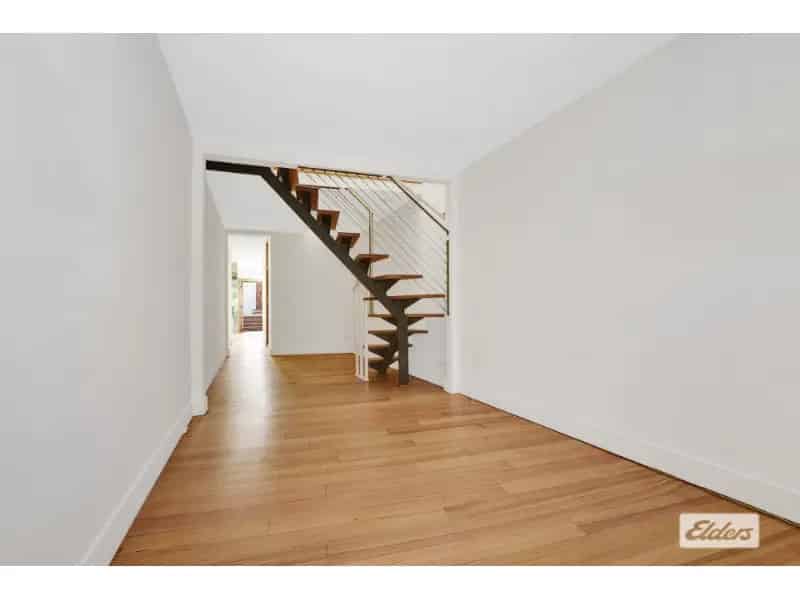 Beautiful Terrace Home With Brand New Kitchen And Bathroom!