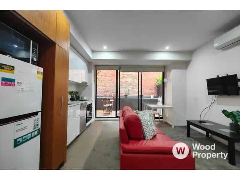 Chic Fully Furnished 1-Bedroom Apartment In The Heart Of Richmond