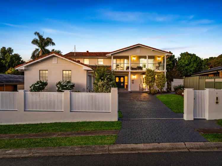 Grand Family Estate in the Heart of Eight Mile Plains