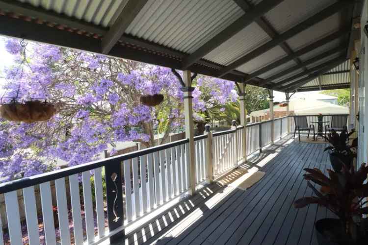 Beautiful Queenslander a True Classic, 2 street frontage, access from Railway and Clifton street