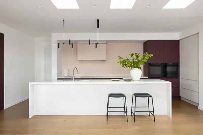 Display home quality in thriving new estate!