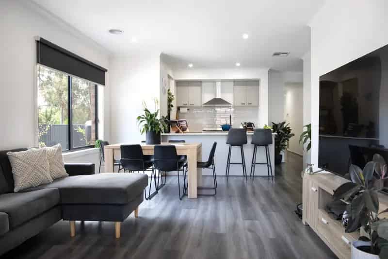 Rent stylish four bedroom home with double garage in Campbells Creek