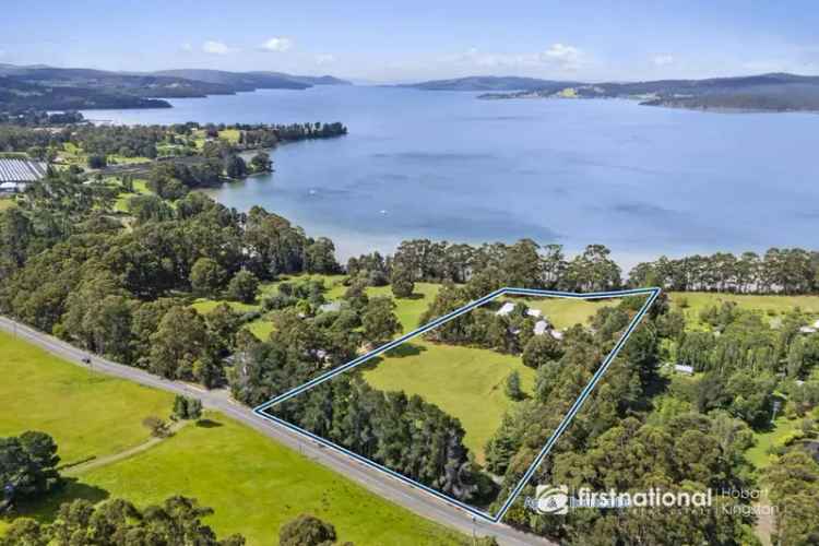 Bonnie Doon: Luxurious Waterfront Estate in Birchs Bay