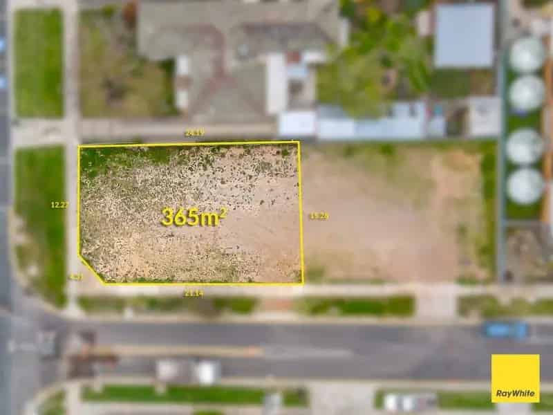 Prime Titled Lot in Kennington
