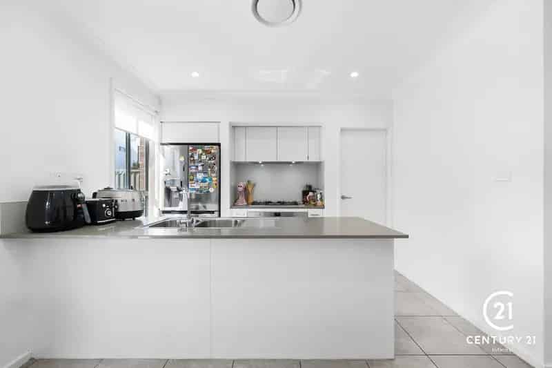 2A -2B Tyla Crescent, Quakers Hill NSW 2763 - Duplex For Sale