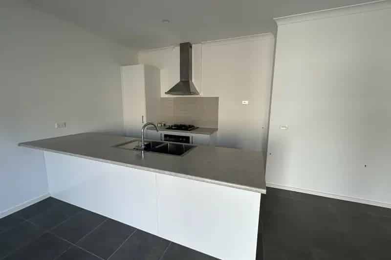 House For Rent , 15, Zesty Walk, Melbourne, Victoria