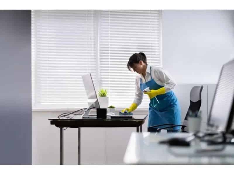34328 Lucrative & Unique Cleaning Business - Oversnow Access Advantage