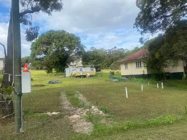 Build Ready Block in Quiet Location with Shed and Caravan
