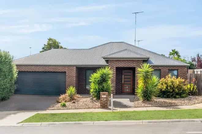 House For Sale , 2, Rosemond Way, Bannockburn, Victoria