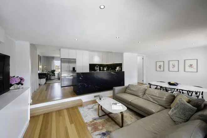 House For Sale in Melbourne, Victoria