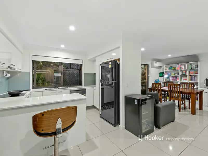 House For Sale , 25, Yarrawonga Street, City of Brisbane, Queensland