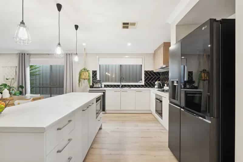 Heading - Modern Luxury Living with Impressive Features!
