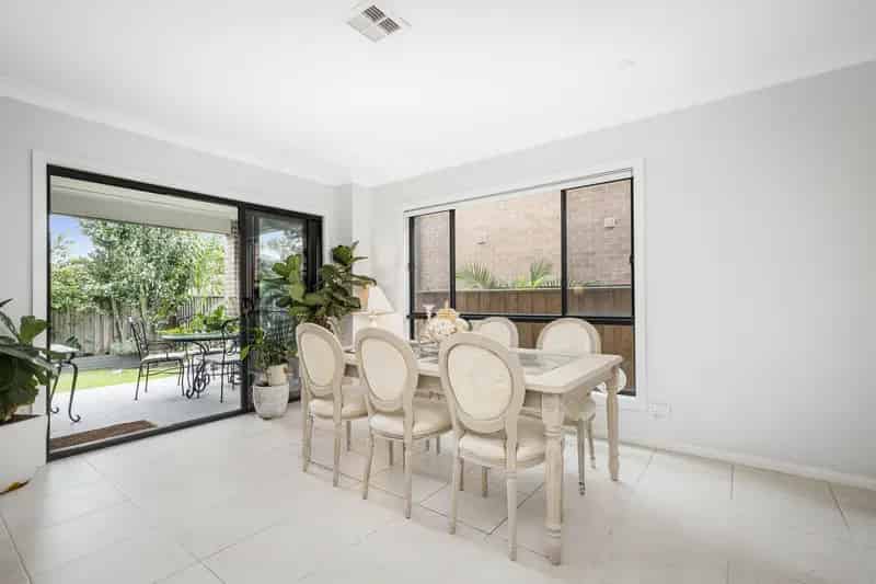CONTEMPORARY FLAIR IN BOX HILL