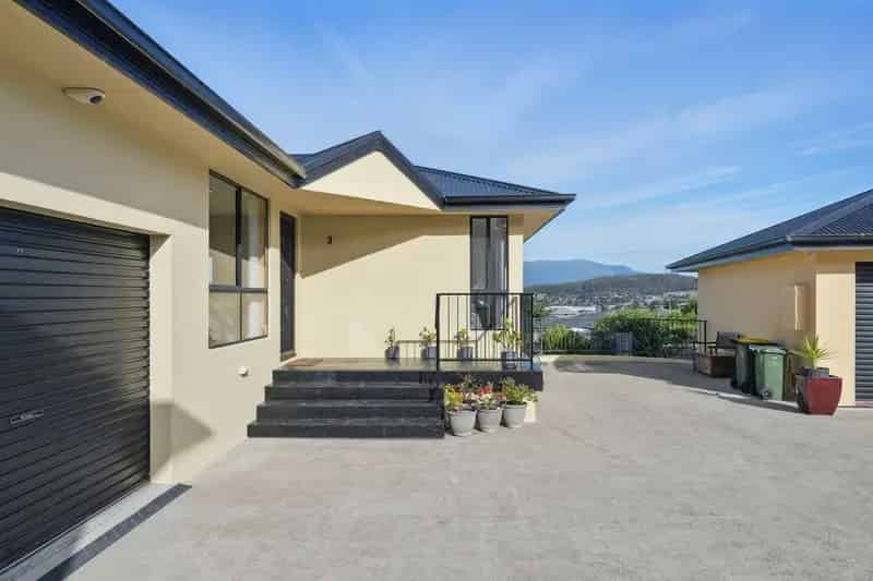 House For Sale , 95, Oakdowns Parade, Hobart, Tasmania