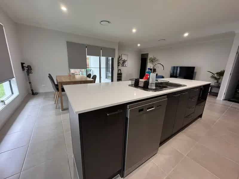 ****Approved Application - No Further Viewings**** Perfect family living!