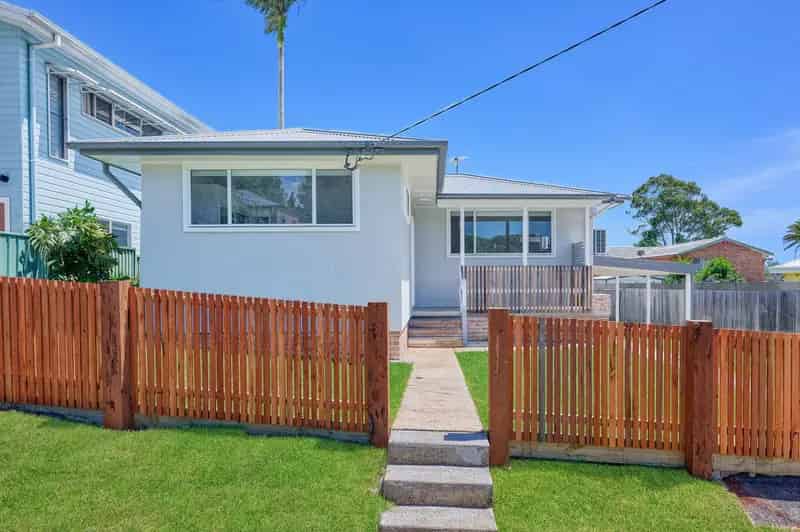 Lease Beautifully Updated 3 Bedroom Home in Port Macquarie