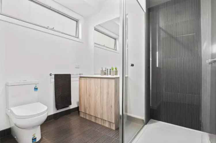 3 Bedroom House 257m² Melbourne Modern Comfort and Style