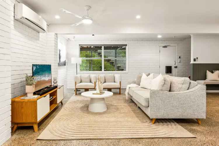 Modern 2-Bedroom Unit in Indooroopilly