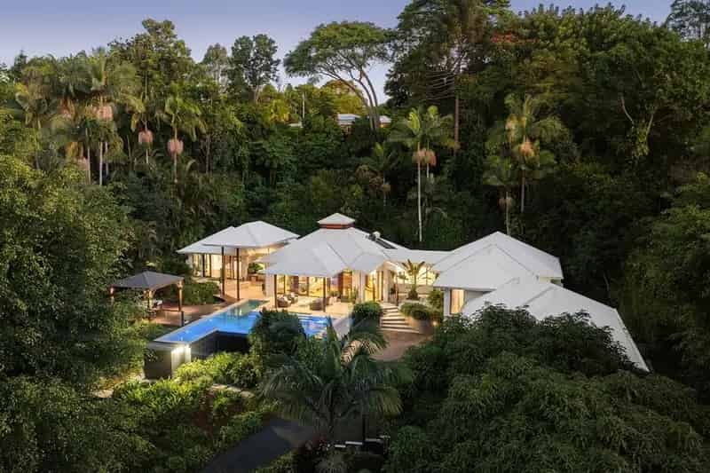 House For Sale - 9 Pirianda Grove, Mons QLD 4556