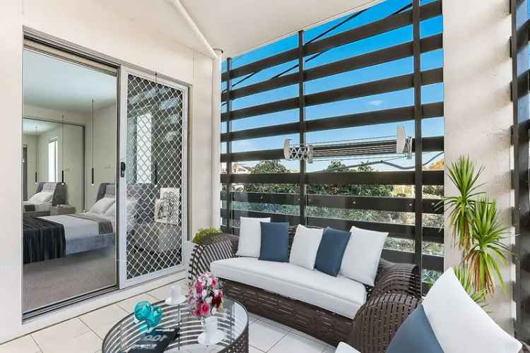 Immaculate, ultra modern and perfectly sunlit apartment within minutes walk to Homebush Village