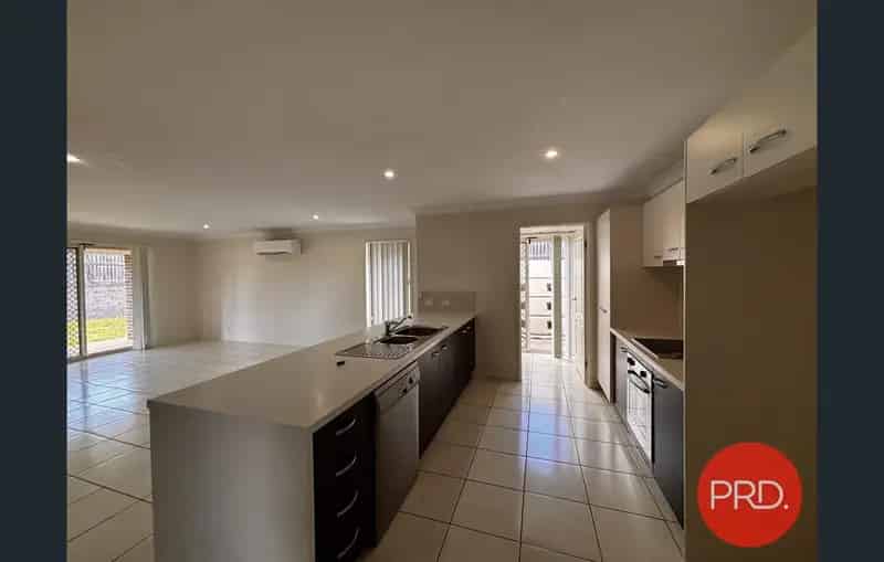 Modern Comfort in a Peaceful Glen Eden Estate