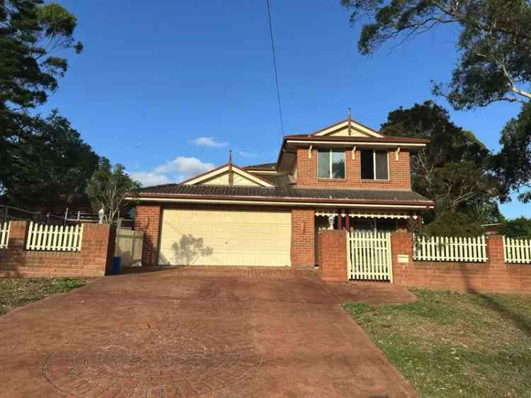 Stunning 3-Bedroom Family Home in Peakhurst for Lease