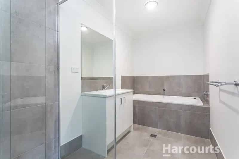 Modern Terrace Home in a Convenient Location!