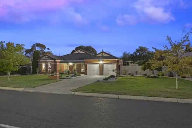 House For Sale , 25, Robertson Drive, Ballarat, Victoria