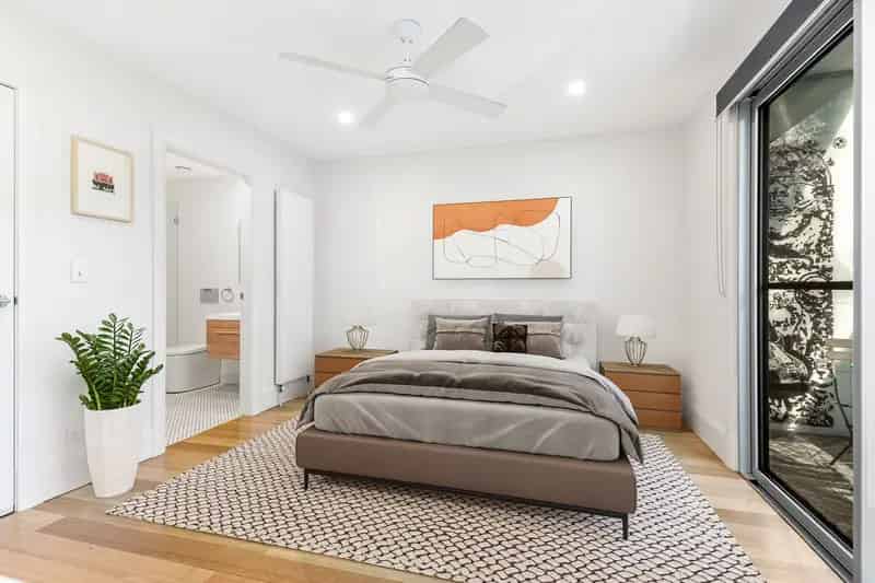 Lease Tri Level Terrace Newtown Stylish Living with High End Finishes