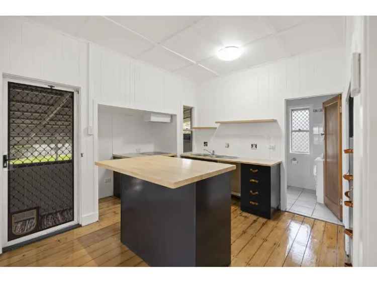 Charming Cottage North Toowoomba - Renovated Home