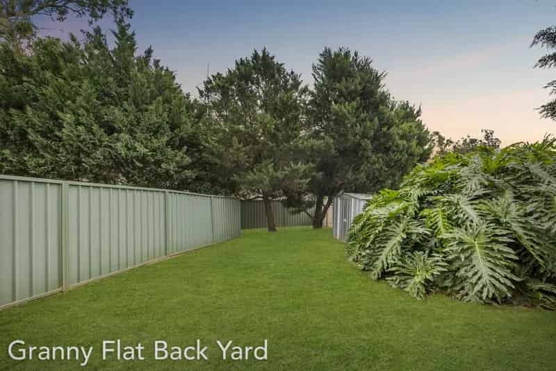 Lease one bedroom granny flat in Woodbine with private backyard