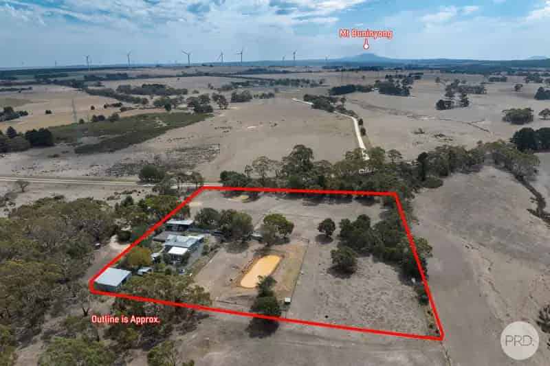 Charming Lifestyle Property with Stunning Views & Modern Comforts