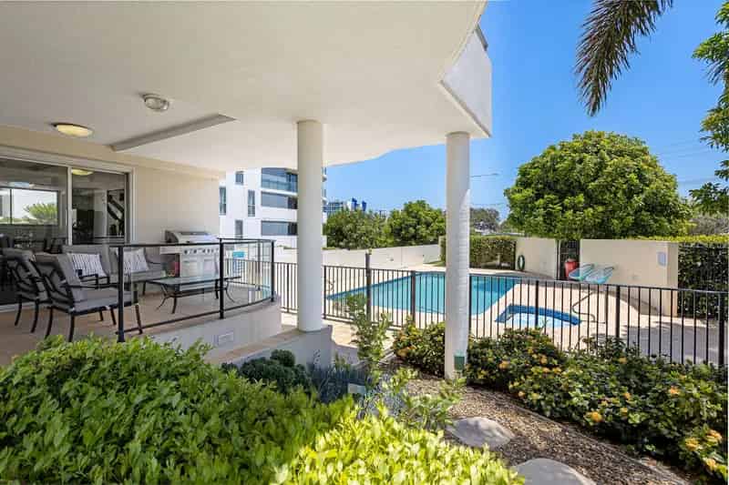 Coastal Living Elegance - Water Views!!