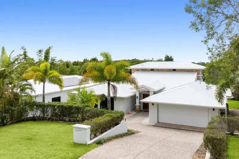 Where Luxury Meets Function: A Stunning Home & Dream Shed