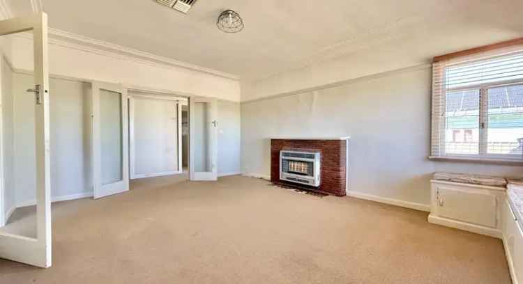 House For Rent , 21, Phillip Street, Parkes, New South Wales