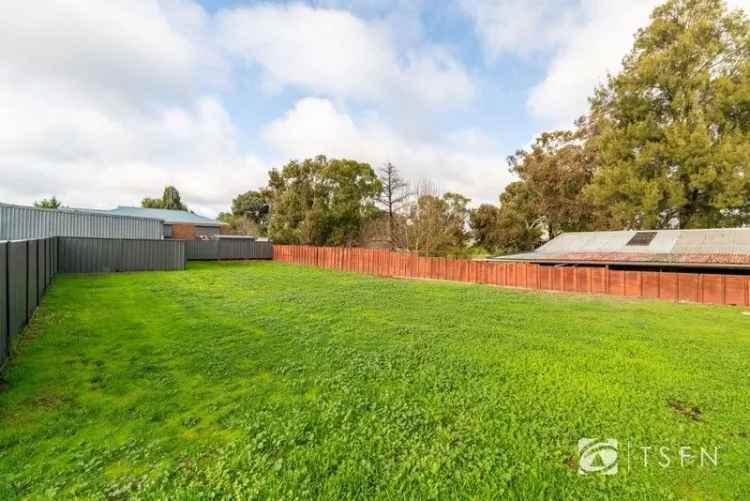 Build Land for Sale in Eaglehawk - Perfect Flat Block for Your Dream Home