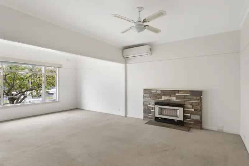 House Auction - 10 Tobruk Crescent, Williamstown VIC 3016
