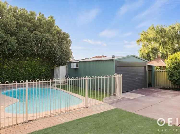 Family Home near Bibra Lake Reserve with Pool and Workshop