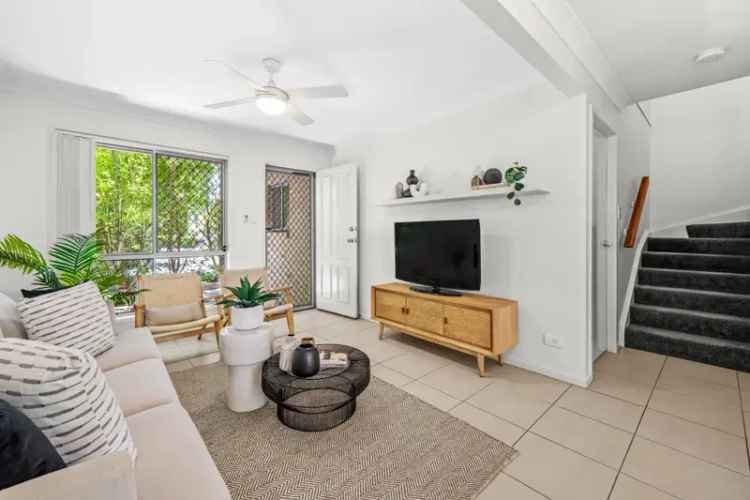 House For Sale in 71, Elkhorn Street, Brisbane City, Queensland