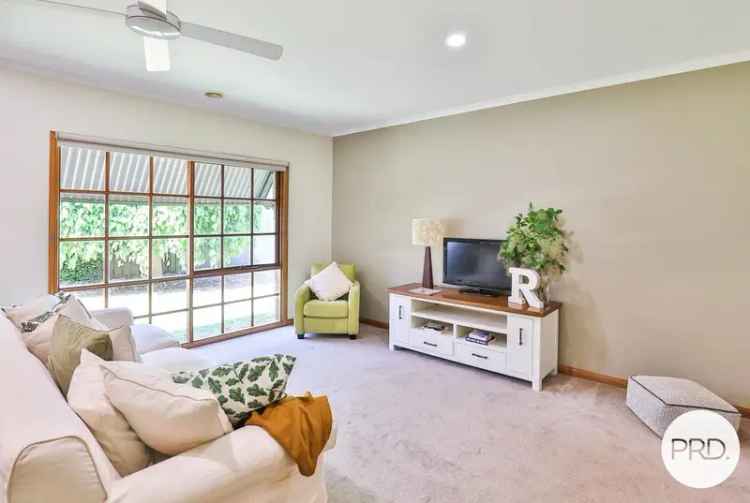 Four Bedroom Home with Pool Near CBD