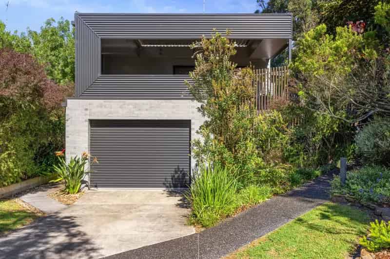 Coastal Elegance in a Tranquil Setting