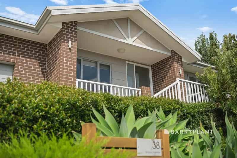 Elegant Family Living in Prestigious Jackson's View Estate