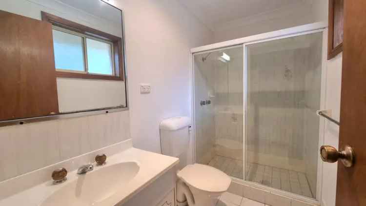 3 Bedroom Duplex Ingleburn NSW - Ensuite - Garage - Air Con