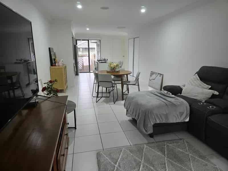 Buy Duplex in Modern Style with 3 Bedrooms and Outdoor Entertaining Space