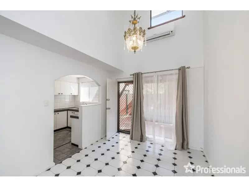 Spacious 3-Bedroom Unit In Prime Mount Lawley Location